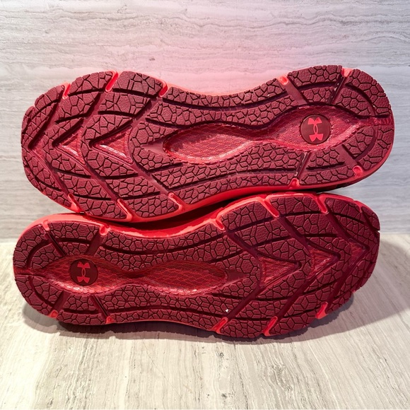 Under Armour UA HOVR™ Phantom 2 - Versa Red - Picture 13 of 13